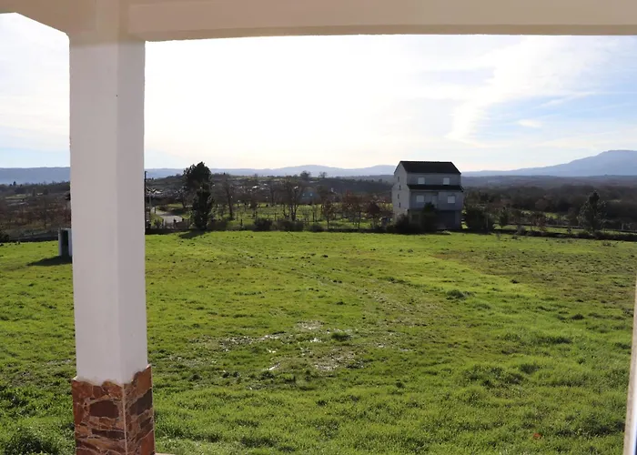 “Casa Abella “ Hébergement de vacances *